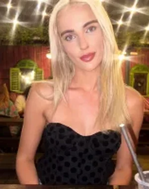 Blondebombshellamelia