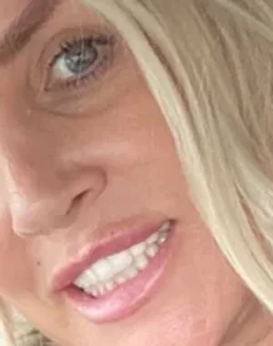 Blondebusty Carmen45