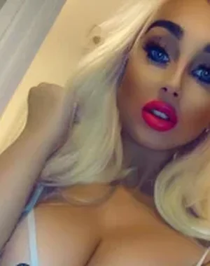 Blondiebarbiebabe