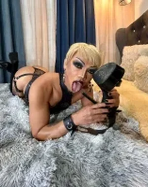 Buttwhorebella