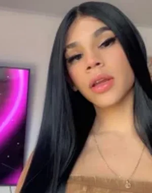 Chloebigcockxx