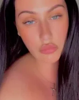Curvyqueen2023