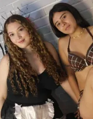 Emilyblosom Y Miarose