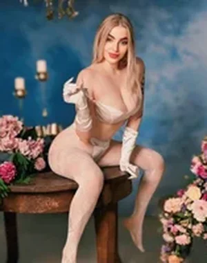 Hugeboobsalice