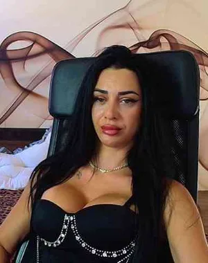 Naomiscarlett