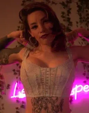 Sizequeenlenavesper