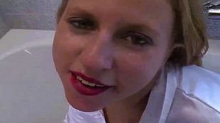 pi**en & fi*ting : Schüchternes Luder wird zur fi**-Puppe