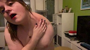 Amputi*rtes Teufelchen ist bereit dich zu bestrafen!