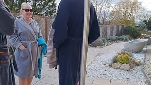 || ERSTES MAL zwei schwä**e || sper*a-Peeling in der Therme - Ja, ich bin eine Schlampe! ||