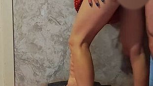 Nach einem schnellen fi** ritt sie auf einem Monsterdil*o.