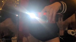 Public naturs*** s*xy MILF pi**t und pfurzt für dich bei ihrem Lieblings Italiener in München