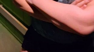 Riskanter bl*wjob im Lift