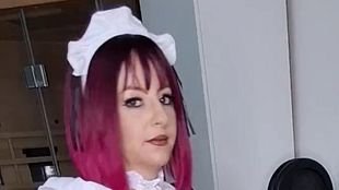 Schlampiges Dienstmäd**en ana* bestraft